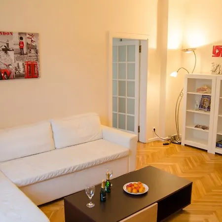 Апартаменти Apartment, Old Town, River View With Parking